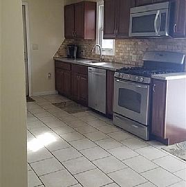 147 Brightwood Rd, Bristol, Ct  in Bristol, CT (Photo 6 of 11)