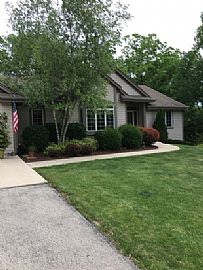 5490 S Martha Dr, New Berlin, Wi 53146 in New Berlin, WI