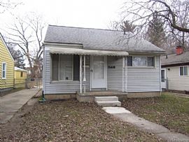 A 2 Bedroom with 1 Baths in Redford, MI
