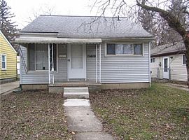 A 2 Bedroom with 1 Baths in Redford, MI (Photo 2 of 9)