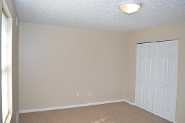 $1,000/mo2 Bd1.5 Ba-- Sqft 2243 Mckees Rocks Rd # 1, Mc Kees Ro in McKees Rocks, PA (Photo 2 of 12)