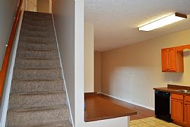 $1,000/mo2 Bd1.5 Ba-- Sqft 2243 Mckees Rocks Rd # 1, Mc Kees Ro in McKees Rocks, PA (Photo 6 of 12)