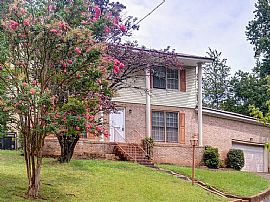 504 17th Ave Nw, Center Point, Al 35215 in Center Point, AL (Photo 2 of 8)