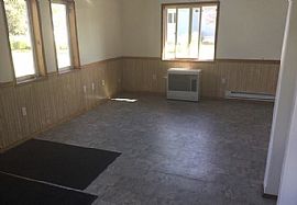 3 Bed 1 Bath in North Pole, AK (Photo 5 of 9)