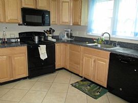 3bed 3bath in Fairbanks, AK (Photo 4 of 4)