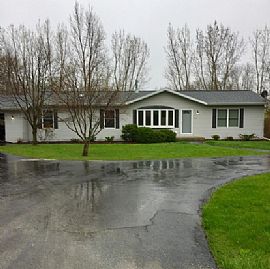 4017 5 Mile Rd, Racine, Wi 53402 in Racine, WI