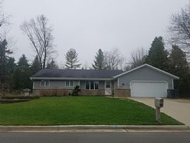 151 Fox Glen Rd, Fredonia, Wi 53021 in Fredonia, WI