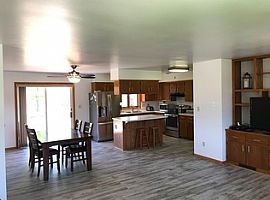 151 Fox Glen Rd, Fredonia, Wi 53021 in Fredonia, WI (Photo 4 of 5)