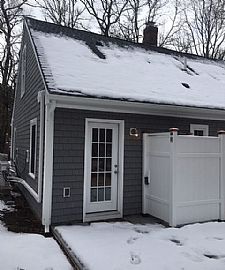 2 Bed 1.5 Bath in South Kingstown, RI (Photo 3 of 7)