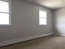 $1,600/mo2 Bd1.5 Ba1,200 Sqft 2 Kings Arms Rd # 16, Bath, Me 04 in Bath, ME (Photo 5 of 7)