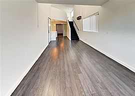 Modern 2 Bedroom in Prime Location in Little Italy with Balcony in San Diego, CA (Photo 7 of 8)