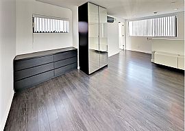 Modern 2 Bedroom in Prime Location in Little Italy with Balcony in San Diego, CA (Photo 8 of 8)