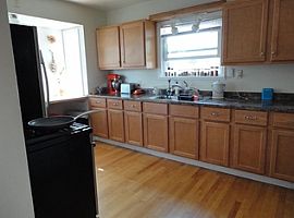 3918 S 1st Pl Milwaukee, Wi 53207 in Milwaukee, WI (Photo 4 of 8)