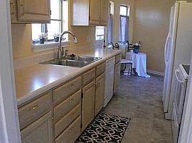 Convenient Location, Nice Single Level Home with Garage in Chattanooga, TN (Photo 2 of 9)