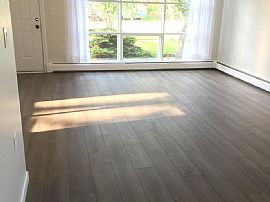 $1,000/mo2 Bd1.5 Ba1,161 Sqft 13367 Rose St, Gibraltar, Mi 4817 in Gibraltar, MI (Photo 4 of 12)