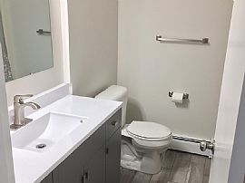 $1,000/mo2 Bd1.5 Ba1,161 Sqft 13367 Rose St, Gibraltar, Mi 4817 in Gibraltar, MI (Photo 7 of 12)