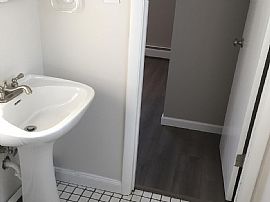 $1,000/mo2 Bd1.5 Ba1,161 Sqft 13367 Rose St, Gibraltar, Mi 4817 in Gibraltar, MI (Photo 8 of 12)