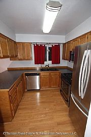 $1,050/mo3 Bd2 Ba1,760 Sqft 8560 Brookridge Dr, Anchorage, Ak 9 in Anchorage, AK (Photo 2 of 12)