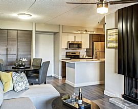 Capri on Camelback in Phoenix, AZ (Photo 5 of 10)