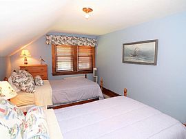 29 Fenner Ave, Newport, Ri 02840 in Newport, RI (Photo 5 of 9)