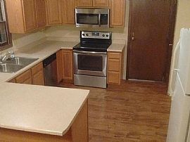 $850/mo4 Bd4 Ba2,500 Sqft 373 Cambridge Dr Ne, Cedar Rapids,  in Cedar Rapids, IA (Photo 2 of 8)