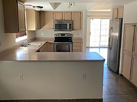 11461 N Eagle Peak Dr in Oro Valley, AZ (Photo 5 of 11)