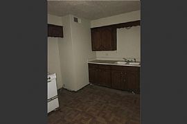 Monthly Rent $500 Available For Rent Spacious 3 Bedroom and 2 B in Midwest City, OK (Photo 4 of 7)