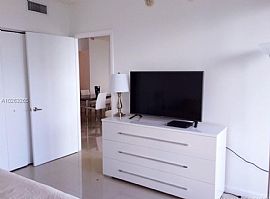 Best 3 Bed For Family Students  in Miami, FL (Photo 2 of 7)