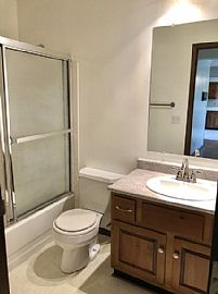 Comfortable Home For Single Family. in Loveland, OH (Photo 6 of 6)