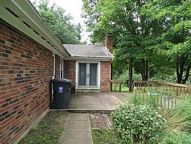 Comfortable Home For Single Family.  in Loveland, OH (Photo 2 of 6)