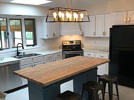 74 Lakeview Dr, Shelburne, Vt 05482 in Shelburne, VT (Photo 5 of 5)