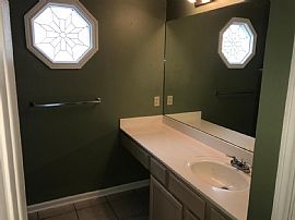 102 Cheveries Cir  Milton Elem and Southside Hs Districts in Lafayette, LA (Photo 2 of 11)