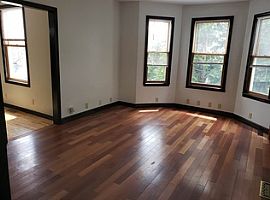 43 Cross St, Nashua, Nh 03064 Completely Renovated 4 Bedroom in Nashua, NH (Photo 2 of 5)