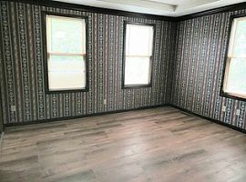 43 Cross St, Nashua, Nh 03064 Completely Renovated 4 Bedroom in Nashua, NH (Photo 4 of 5)