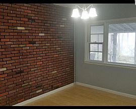 Charming 3 Bedroom 1 Bathroom Home in Jersey City, NJ (Photo 2 of 9)
