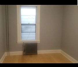 Charming 3 Bedroom 1 Bathroom Home in Jersey City, NJ (Photo 7 of 9)