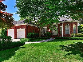 1717 Weymouth Ln Nw, Huntsville, Al 35806 in Huntsville, AL