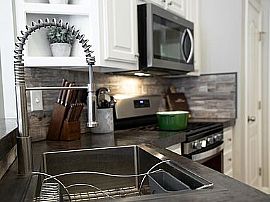 1717 Weymouth Ln Nw, Huntsville, Al 35806 in Huntsville, AL (Photo 11 of 12)