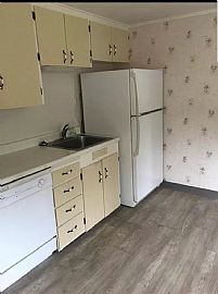 Charming 2 Bedroom 1 Bathroom Home in Lake Oswego, OR (Photo 6 of 10)