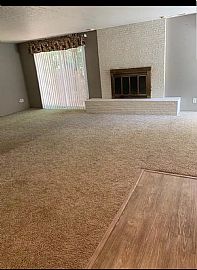 Charming 2 Bedroom 1 Bathroom Home in Lake Oswego, OR (Photo 9 of 10)