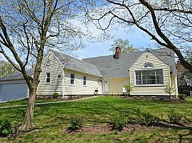 55 Oval Ave, Riverside, Ct 06878 in Riverside, CT (Photo 2 of 12)