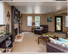 Charming 2 Bedroom 2 Bathroom Home in Lake Oswego, OR (Photo 7 of 12)