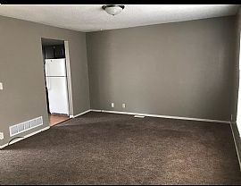 Charming 2 Bedroom 1 Bathroom Home in Saint Paul, MN (Photo 6 of 9)