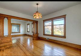 Charming 3 Bedroom 1.5 Bathroom Home in Saint Paul, MN (Photo 7 of 8)