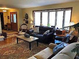462 S Owen Dr, Madison, Wi 53711 in Madison, WI (Photo 2 of 12)