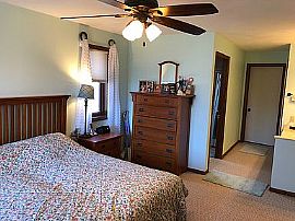 462 S Owen Dr, Madison, Wi 53711 in Madison, WI (Photo 3 of 12)