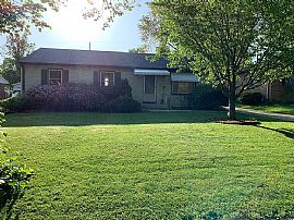 524 N 98th St, Wauwatosa, Wi 53226 in Wauwatosa, WI