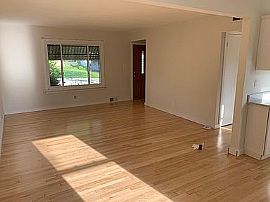 524 N 98th St, Wauwatosa, Wi 53226 in Wauwatosa, WI (Photo 7 of 7)