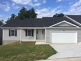 17 Quiet Way, Hurricane, Wv 25526 in Hurricane, WV