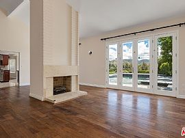 Charming 4bedroom  House Rent in Granada Hills, CA (Photo 3 of 7)